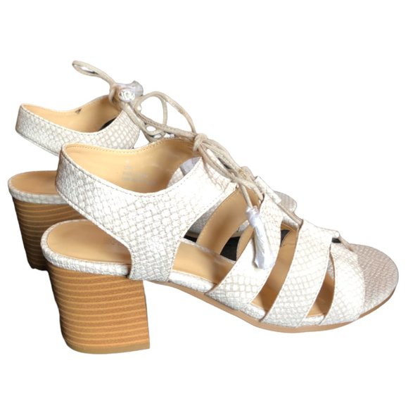 NWT-Expression off-white-taupe-gray sandals size 10 - Picture 1 of 7